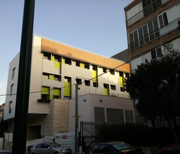 גימנסיה ריאלית, ראשל"צ